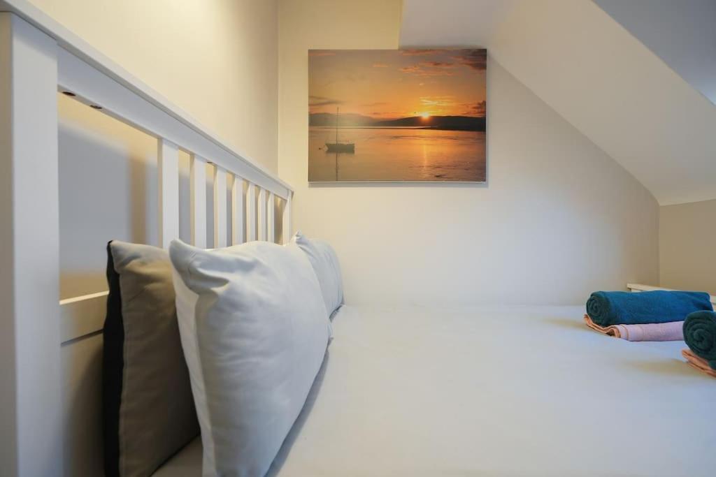 Stradbroke House - 5 Bed Townhouse, Sleeps 11, Great For Group & Workers, Free Parking & Netflix - Hosted By Host Save Sheffield